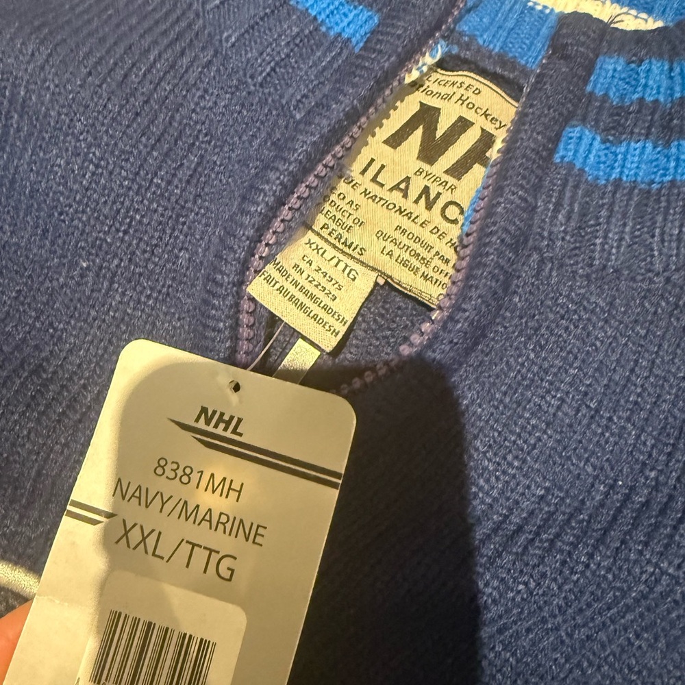 NHL Winnipeg Jets Brand New Knitted Sweater $100 OBO Size XXL - Picture 5 of 7